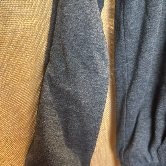 REVERSIBLE GREY & FLANNEL HOODIE - Picture 4 of 12